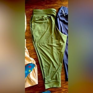 3X Jogger. Very soft. Great quality!